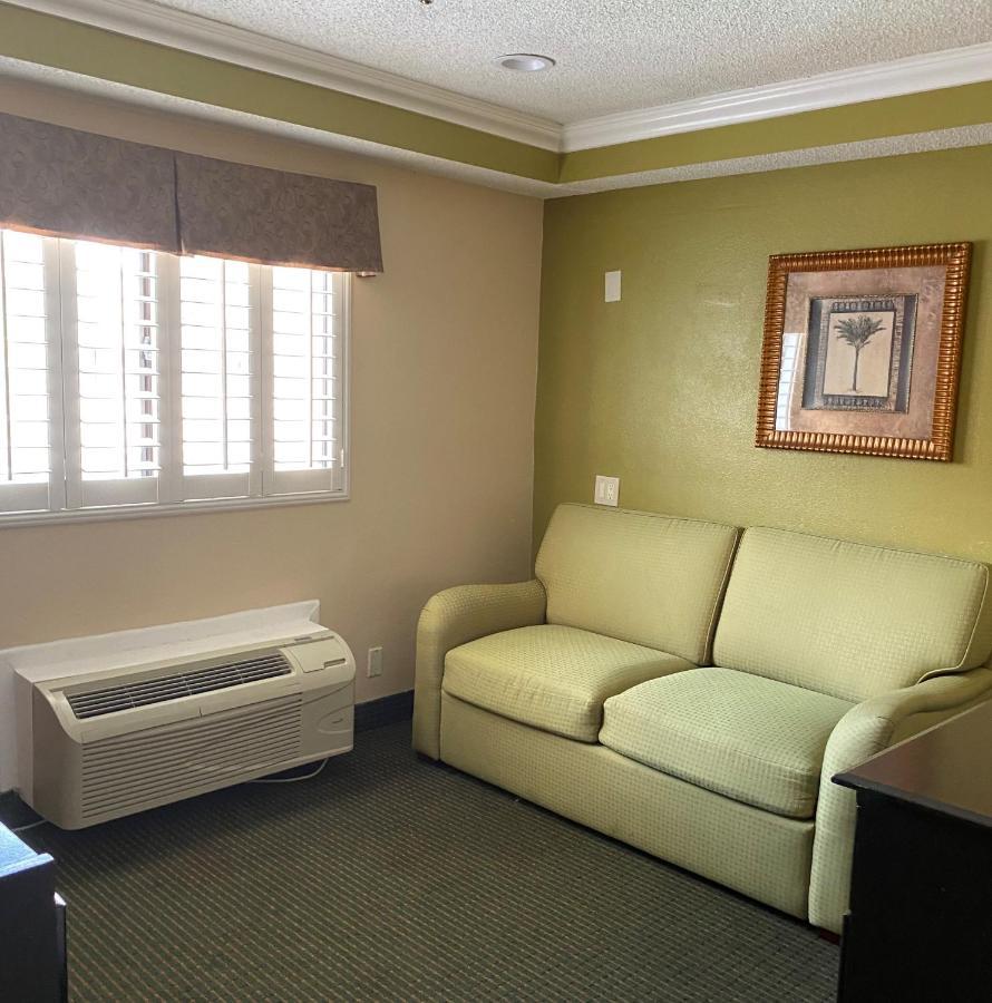 Travelodge By Wyndham Chatsworth Los Angeles Exterior photo