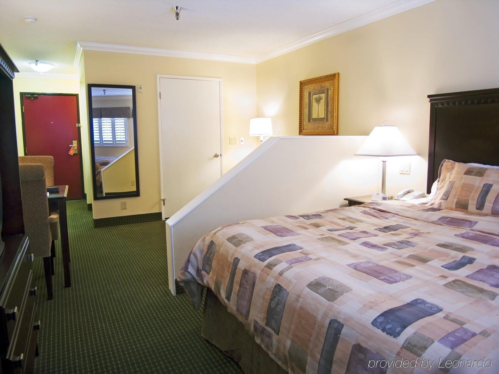 Travelodge By Wyndham Chatsworth Los Angeles Exterior photo