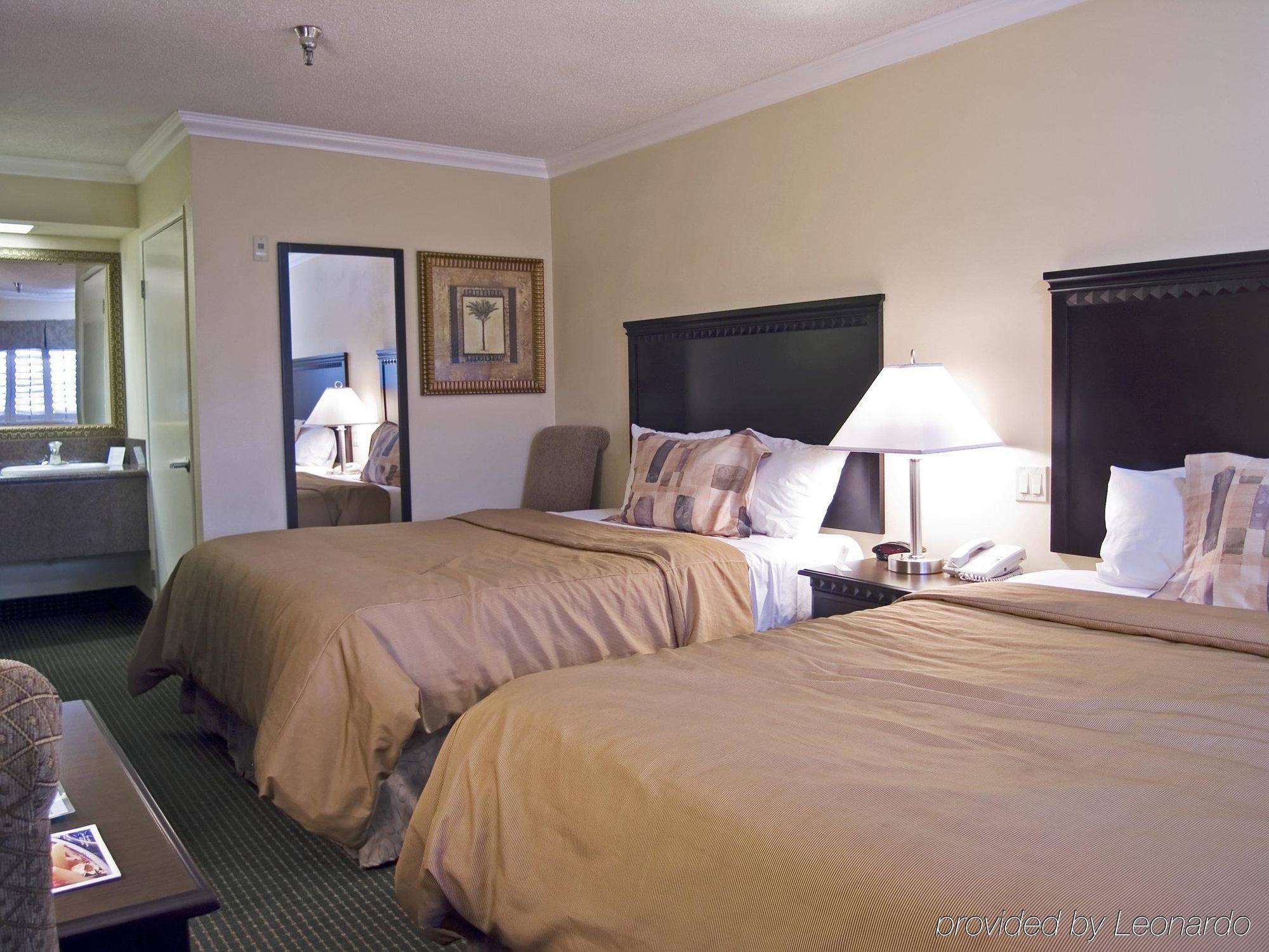 Travelodge By Wyndham Chatsworth Los Angeles Exterior photo