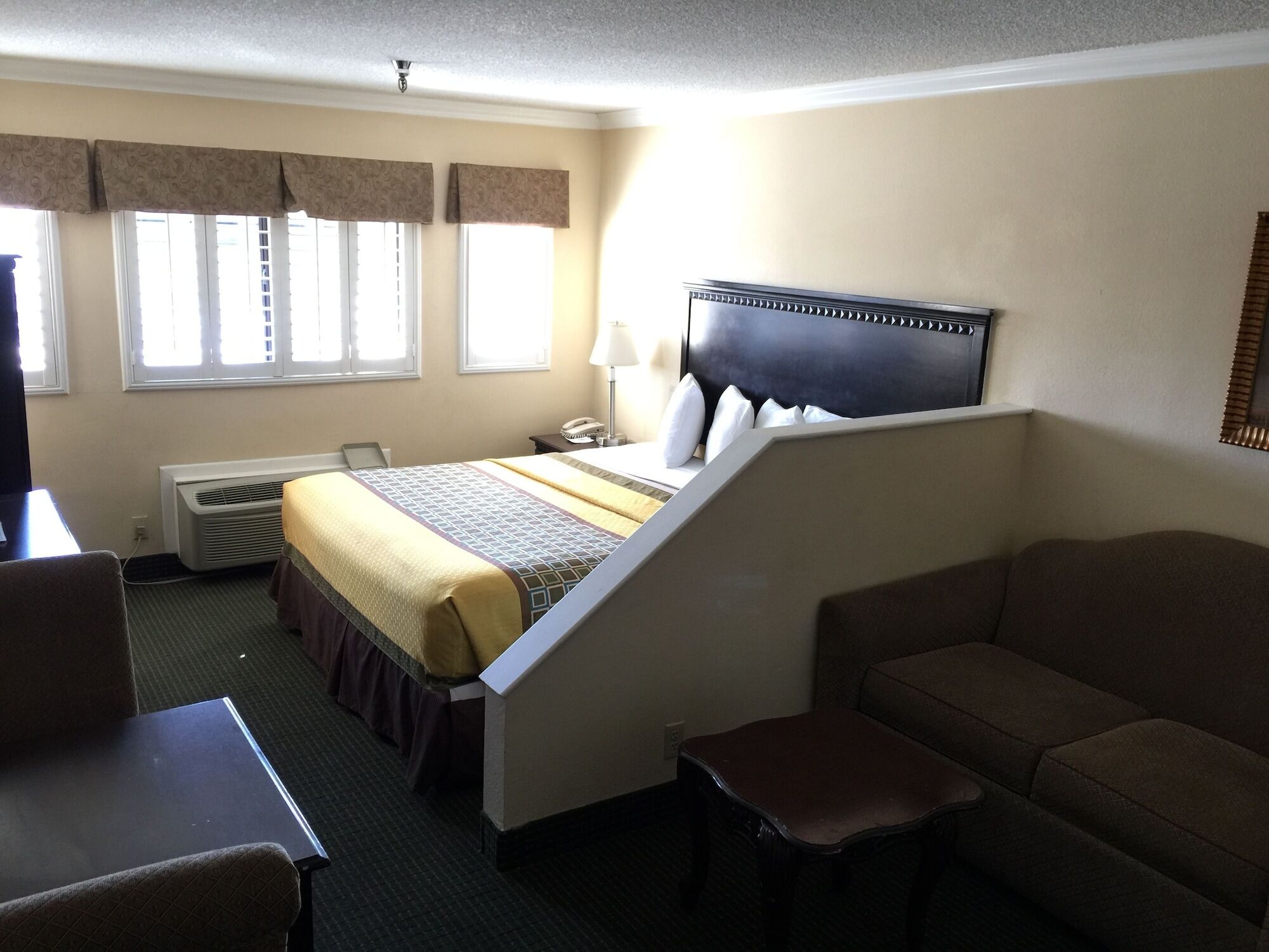 Travelodge By Wyndham Chatsworth Los Angeles Exterior photo