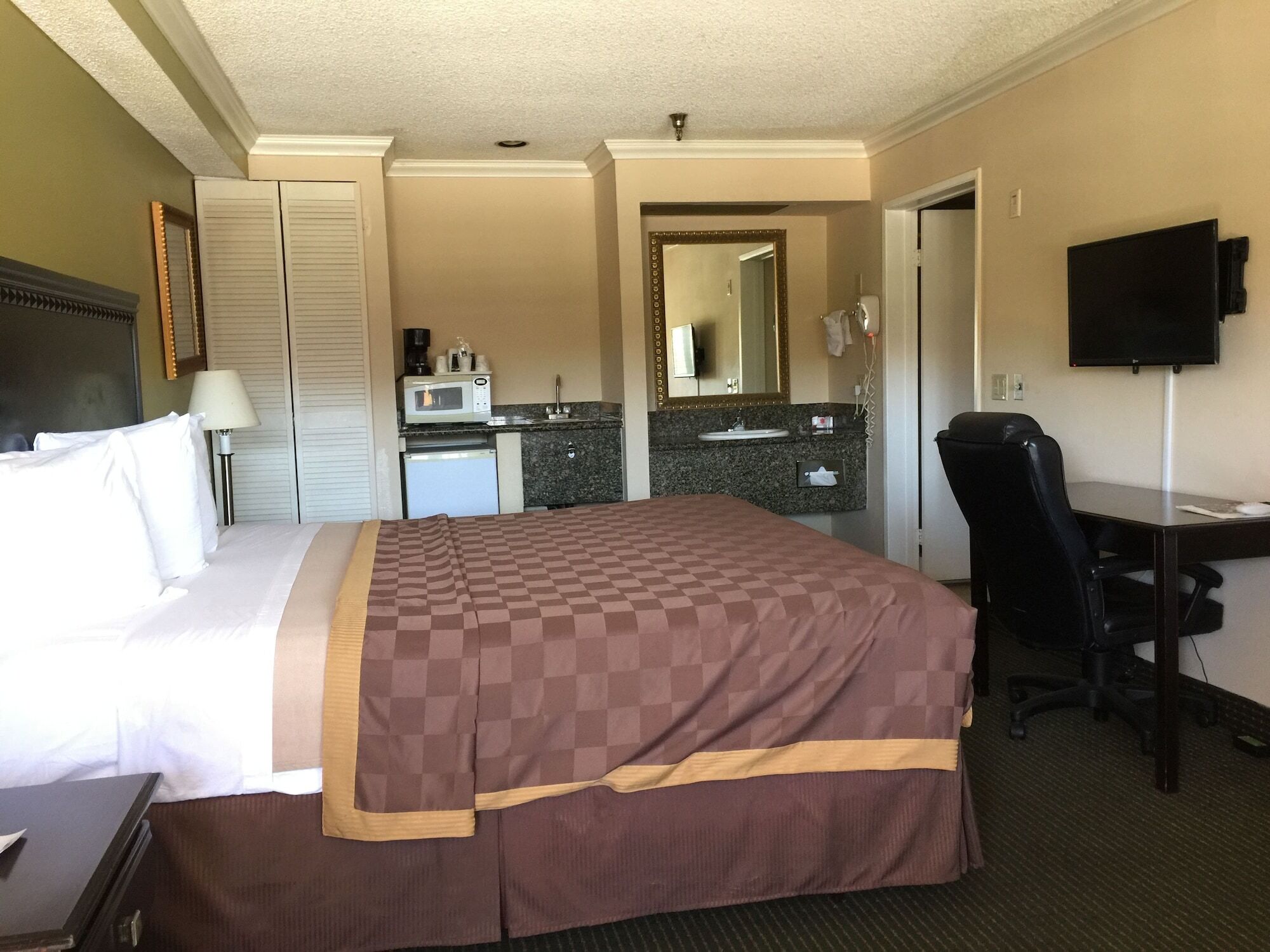 Travelodge By Wyndham Chatsworth Los Angeles Exterior photo